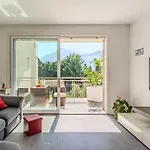 Sunny House By Interhome