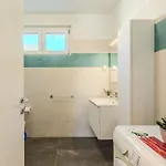 Sunny House By Interhome *